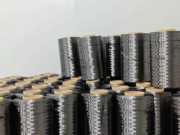 Как композиты углеродного волокна сталкиваются с уникальными проблемами в гор...