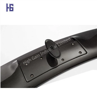 Задний спойлер из углеродного волокна